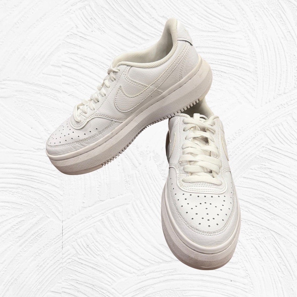Nike Court Vision Alta Shoes Womens Size 9.5 White Platform Sneakers DM0113-100